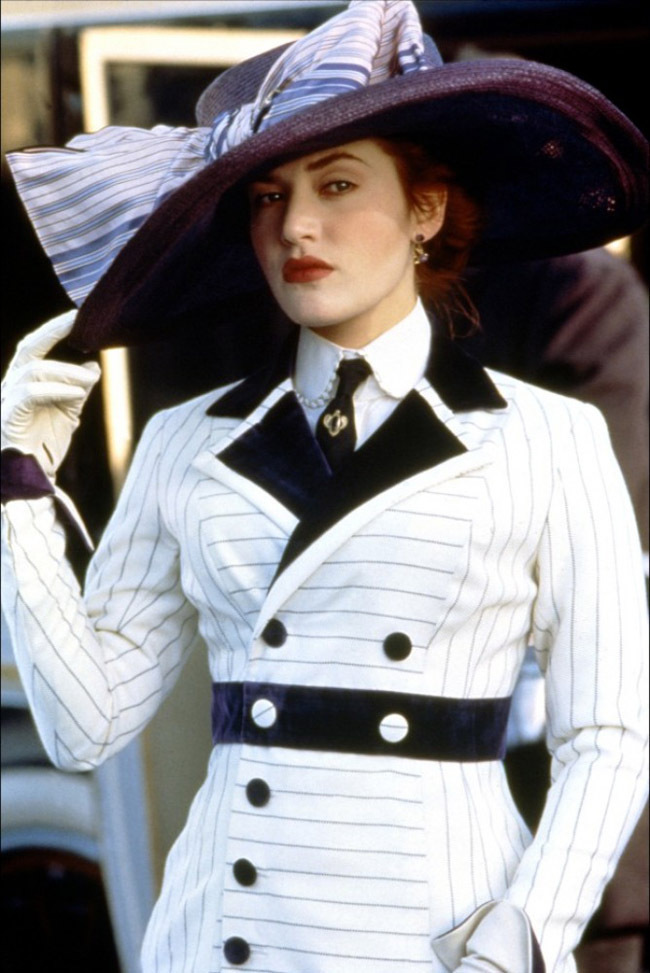kate winslet hair color in titanic. suit Kate Winslet wears
